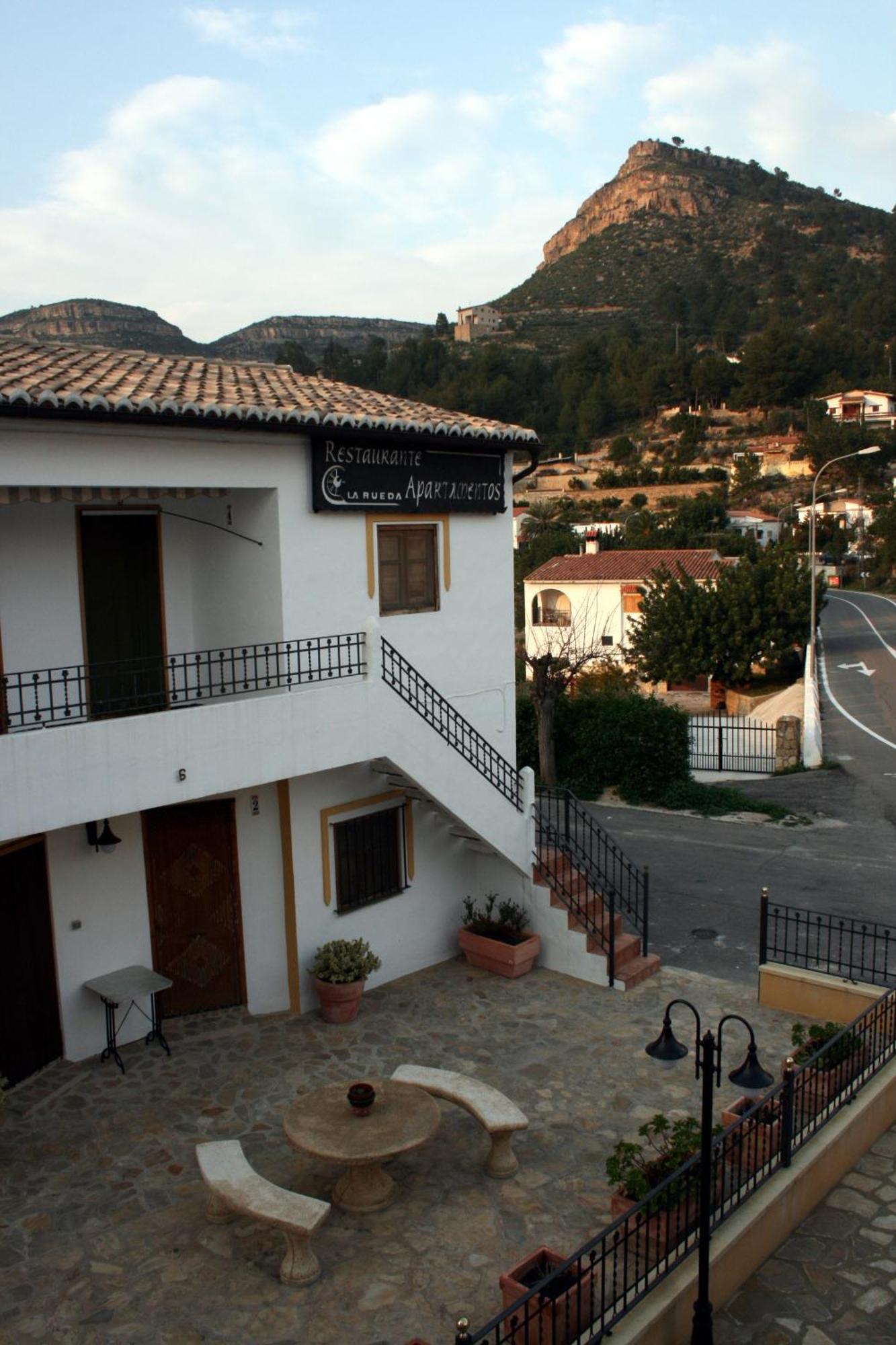 צ'ולייה La Rueda Apartamentos Rurales מראה חיצוני תמונה